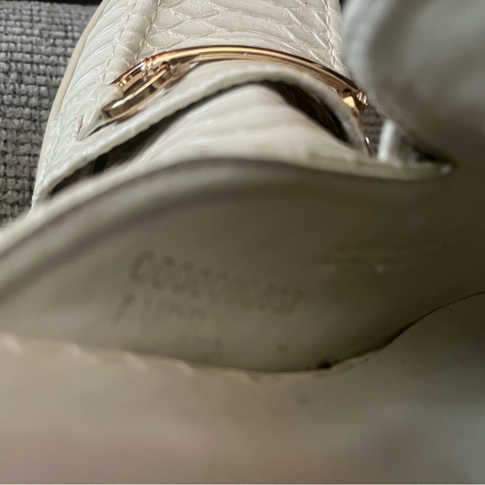 Willow Tree Cream Textured Leather Mule Clogs with Gold Hardware - Picture 7 of 8